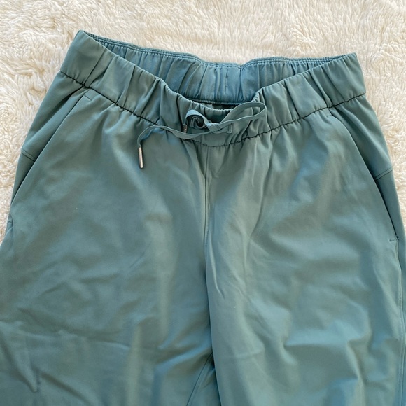❤️ Lululemon On the Fly Jogger 28" *Luxtreme Green Size 6 NWOT - Picture 5 of 8